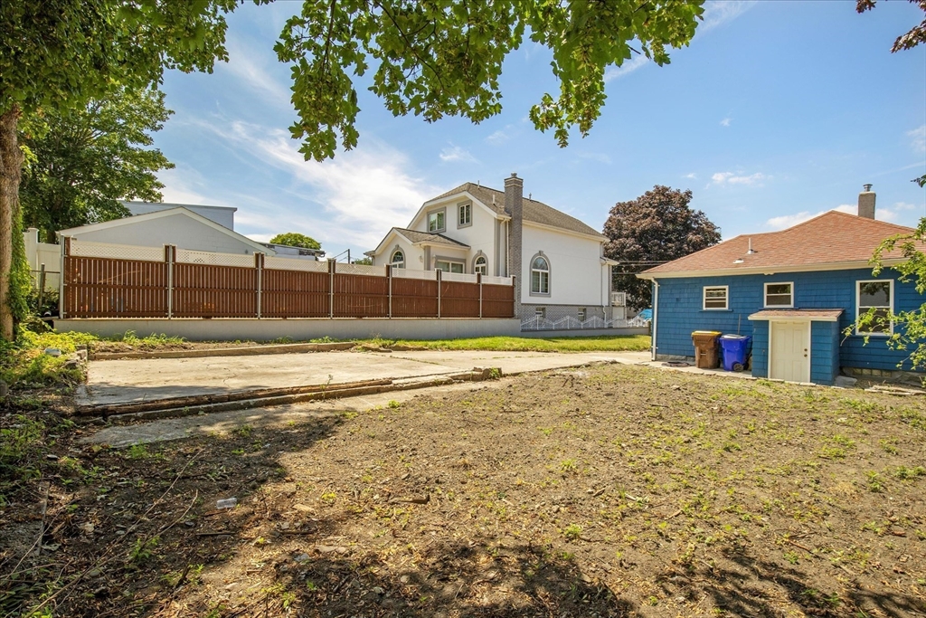 22 Queen Street Fall River, MA 02724 - Photo 5 of 32