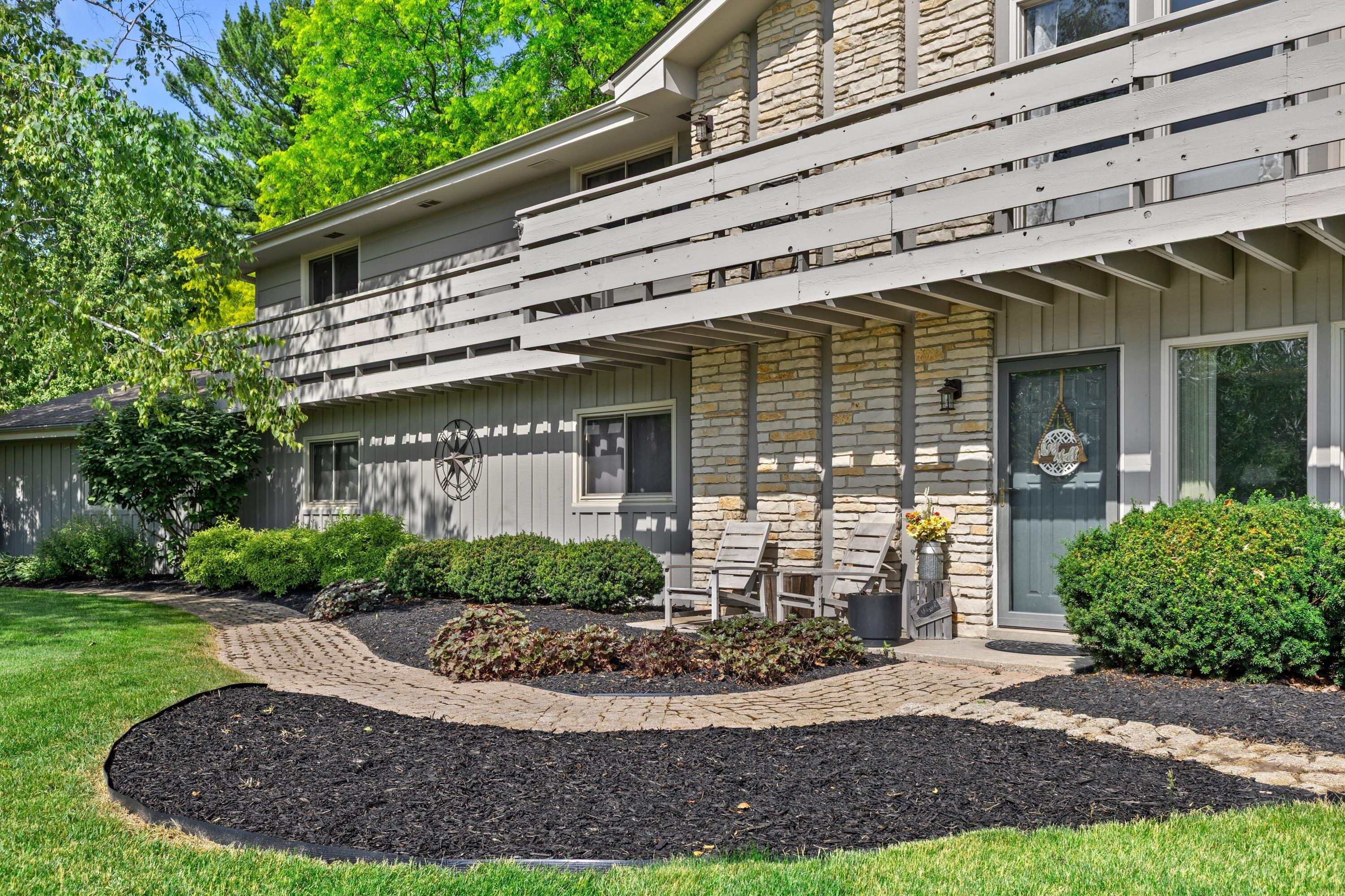 W290S2811 Carmarthen Road Genesee, WI 53188 - Photo 45 of 49 Front