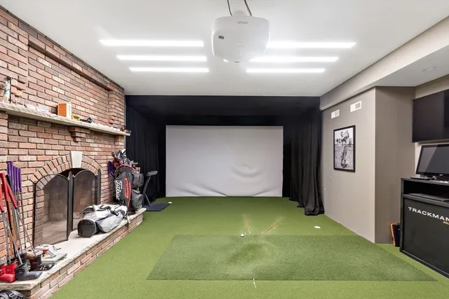 a view of a livingroom with furniture and entertaining space