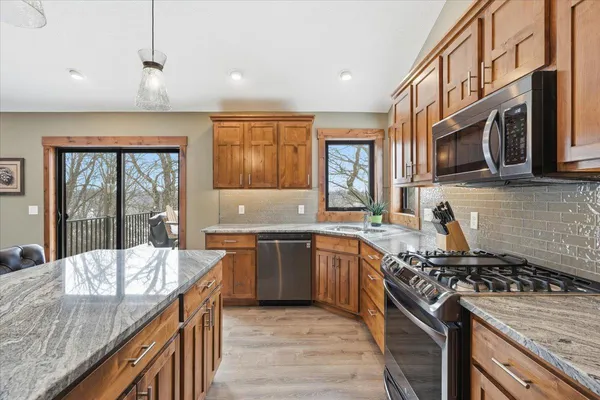 $625,000 | 265 Vista Circle, River Falls, WI 54022