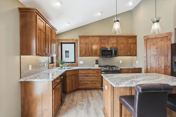 $625,000 | 265 Vista Circle, River Falls, WI 54022