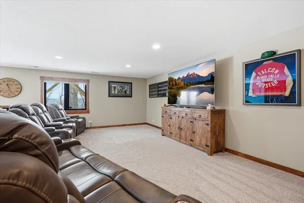 $625,000 | 265 Vista Circle, River Falls, WI 54022