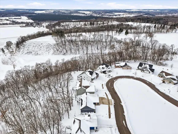 $625,000 | 265 Vista Circle, River Falls, WI 54022