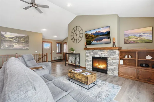 $625,000 | 265 Vista Circle, River Falls, WI 54022