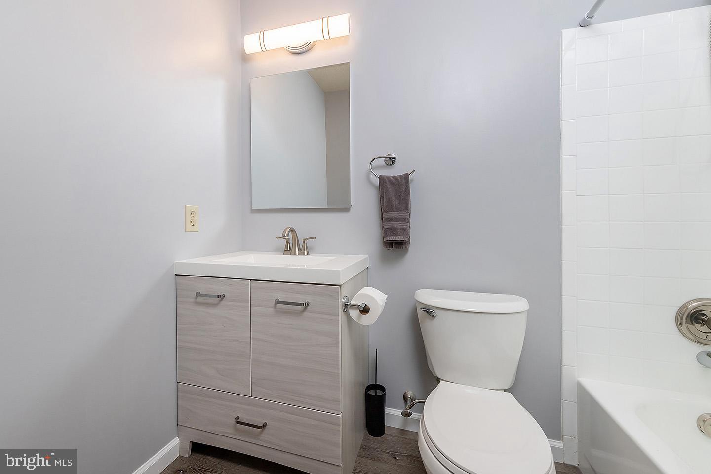 212 Lomond Road Williamstown, NJ 08094 - Photo 14 of 21 Hall bathroom
