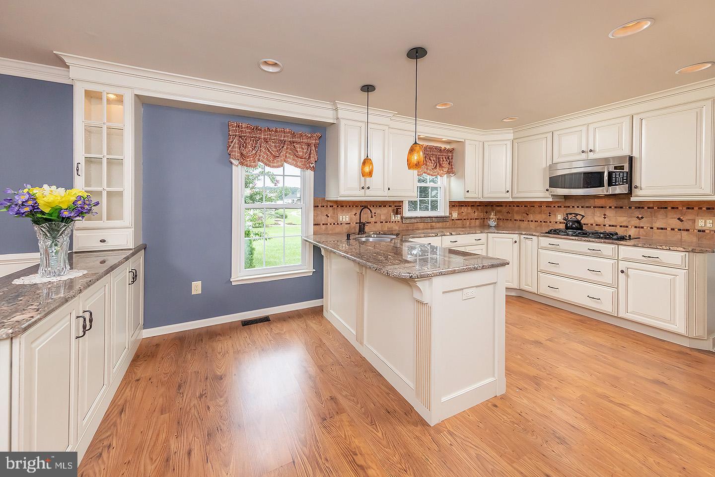 212 Lomond Road Williamstown, NJ 08094 - Photo 9 of 21 Eat-in kitchen