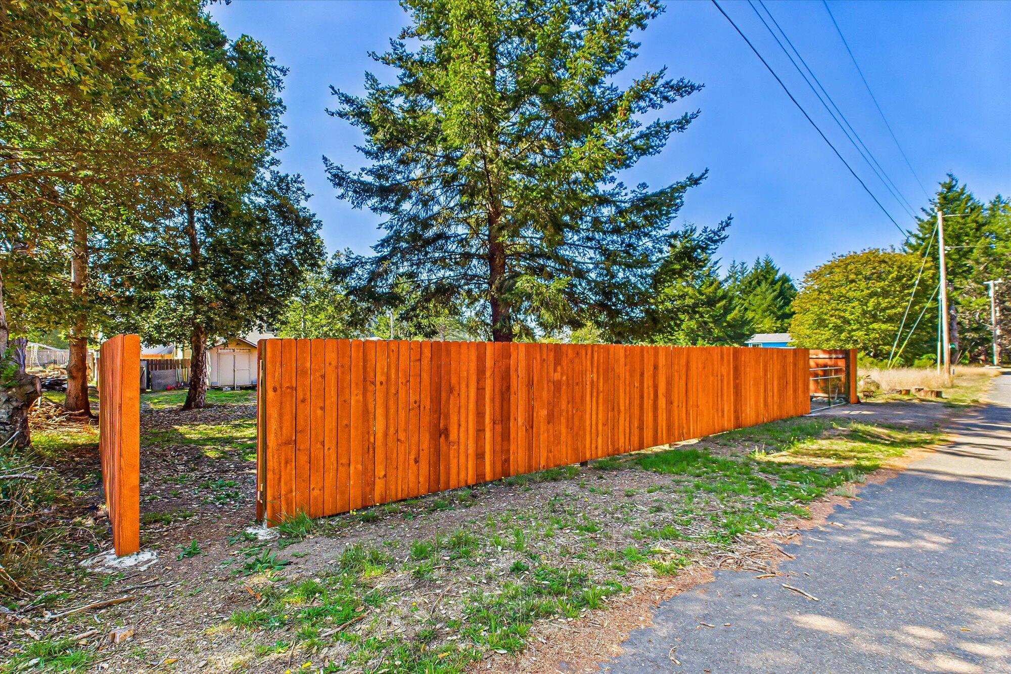 199 Spring Road Whitethorn, CA 95589 - Photo 34 of 37