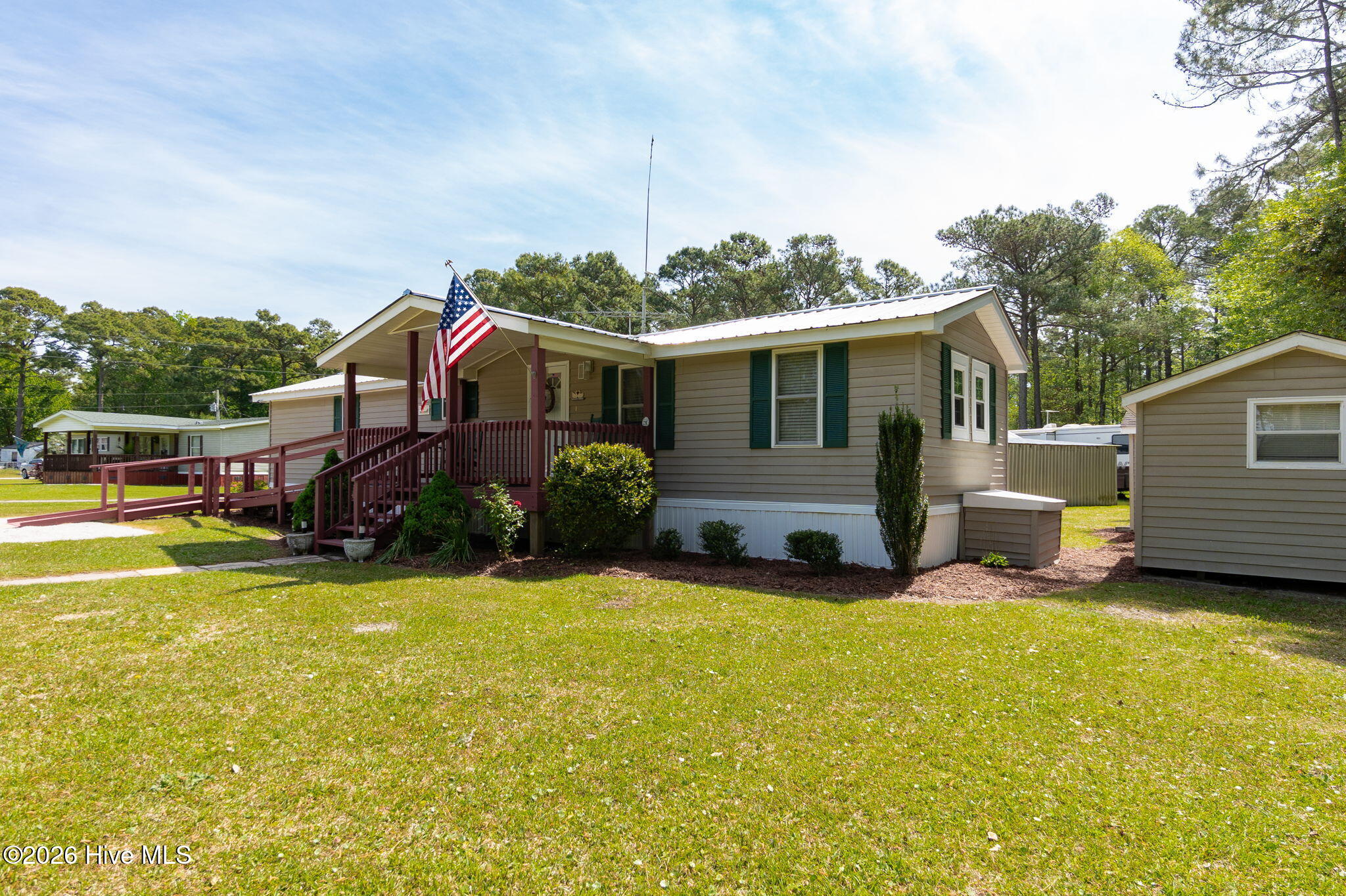 755 Crow Hill Road Beaufort, NC 28516 - Photo 2 of 44 1-web-or-mls-chadwick-visuals-755-crow-h