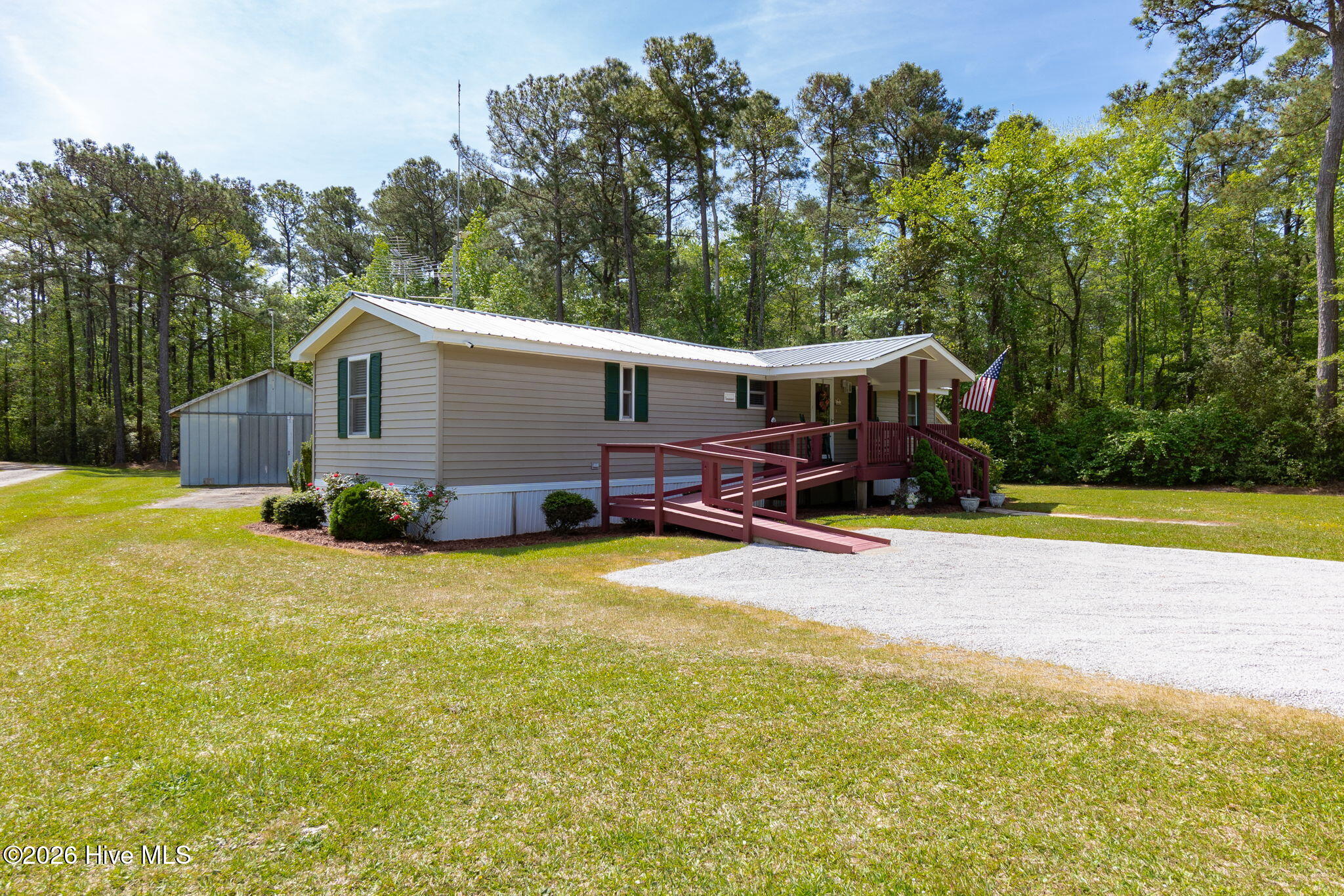 755 Crow Hill Road Beaufort, NC 28516 - Photo 4 of 44 3-web-or-mls-chadwick-visuals-755-crow-h