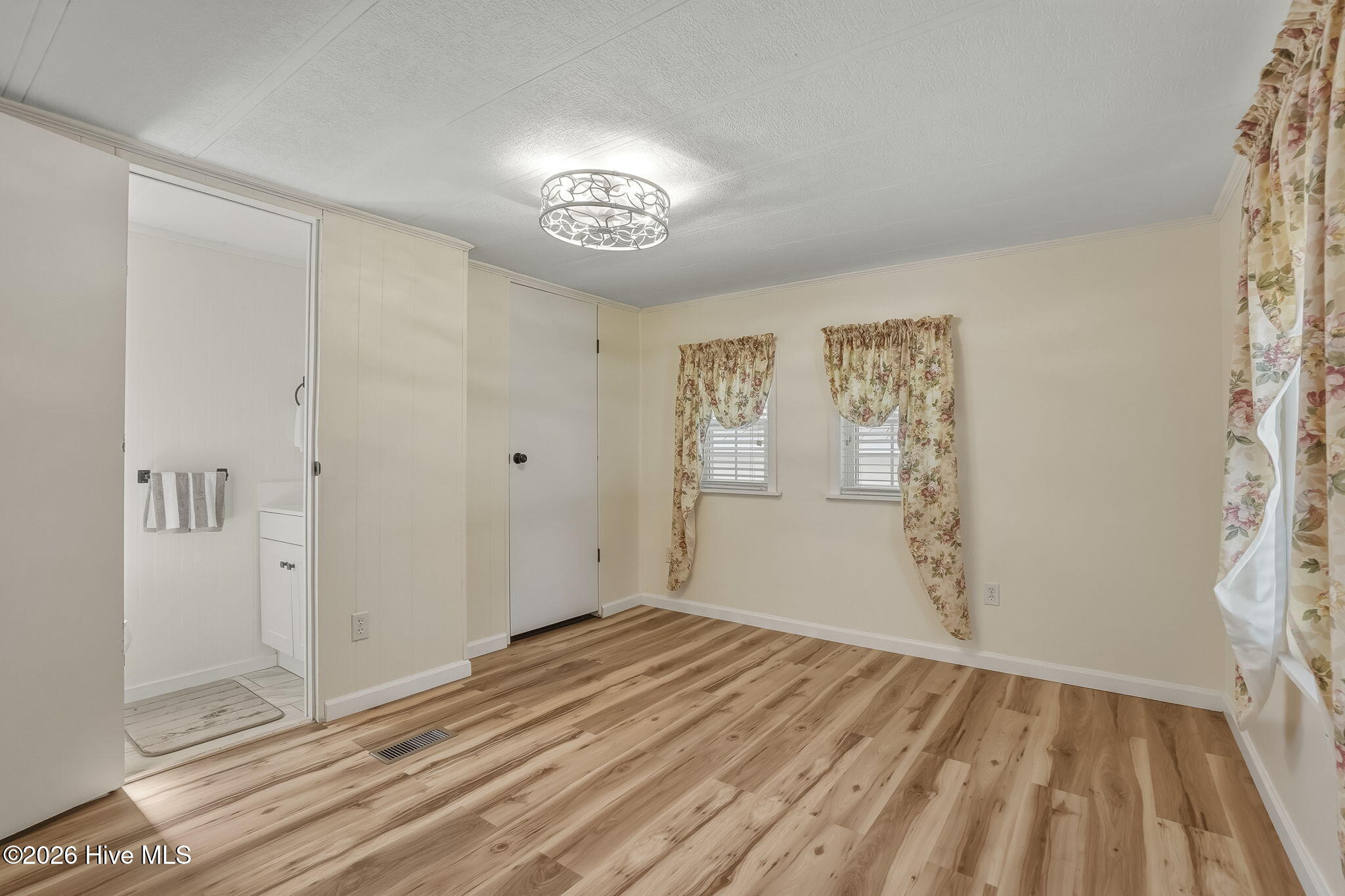 755 Crow Hill Road Beaufort, NC 28516 - Photo 5 of 44 4-web-or-mls-chadwick-visuals-755-crow-h