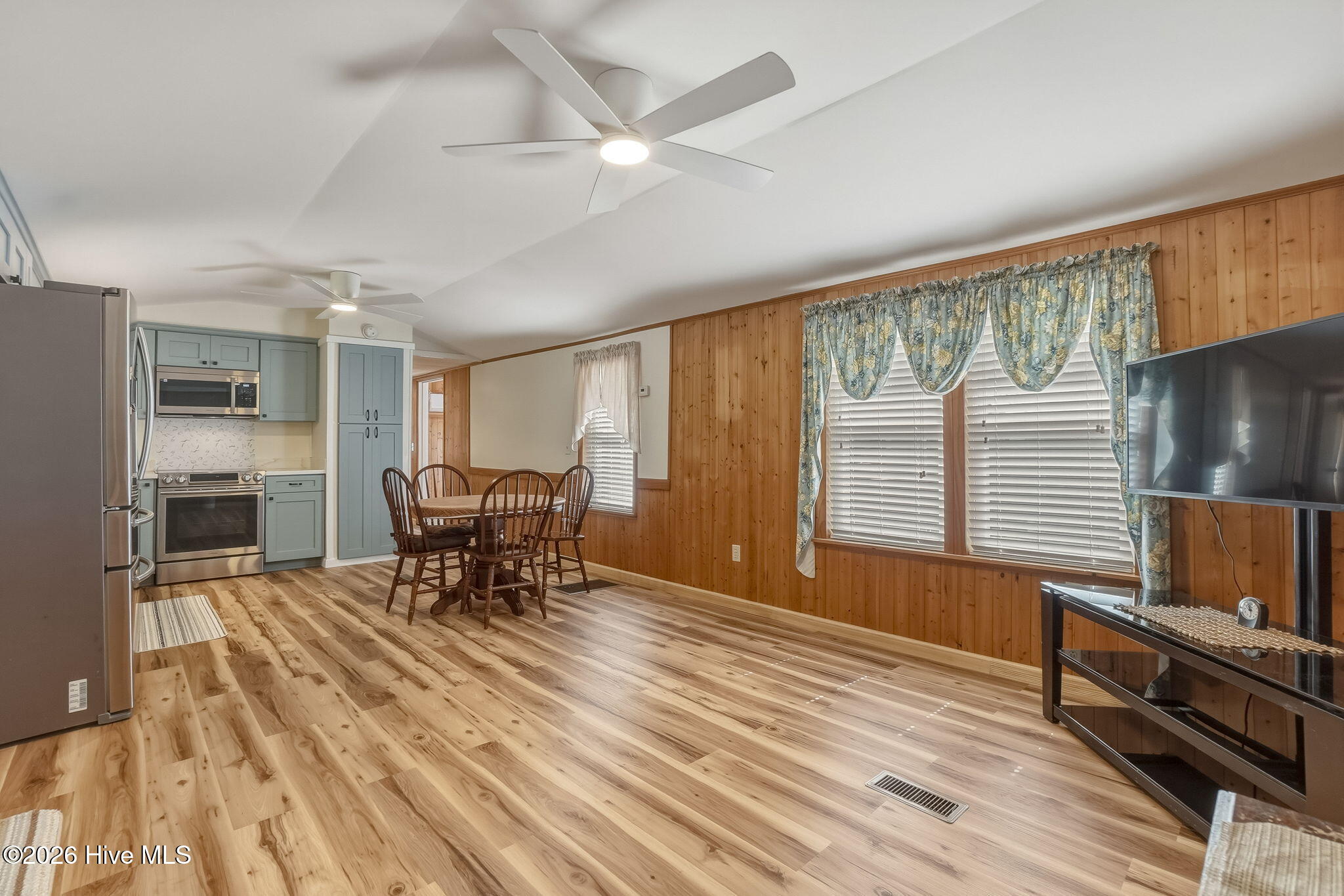 755 Crow Hill Road Beaufort, NC 28516 - Photo 9 of 44 8-web-or-mls-chadwick-visuals-755-crow-h