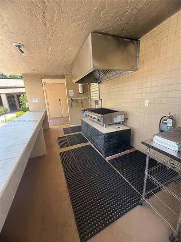 $275,000 | 2371 Southwest 15th Street, Unit 101, Deerfield Beach, FL 33442