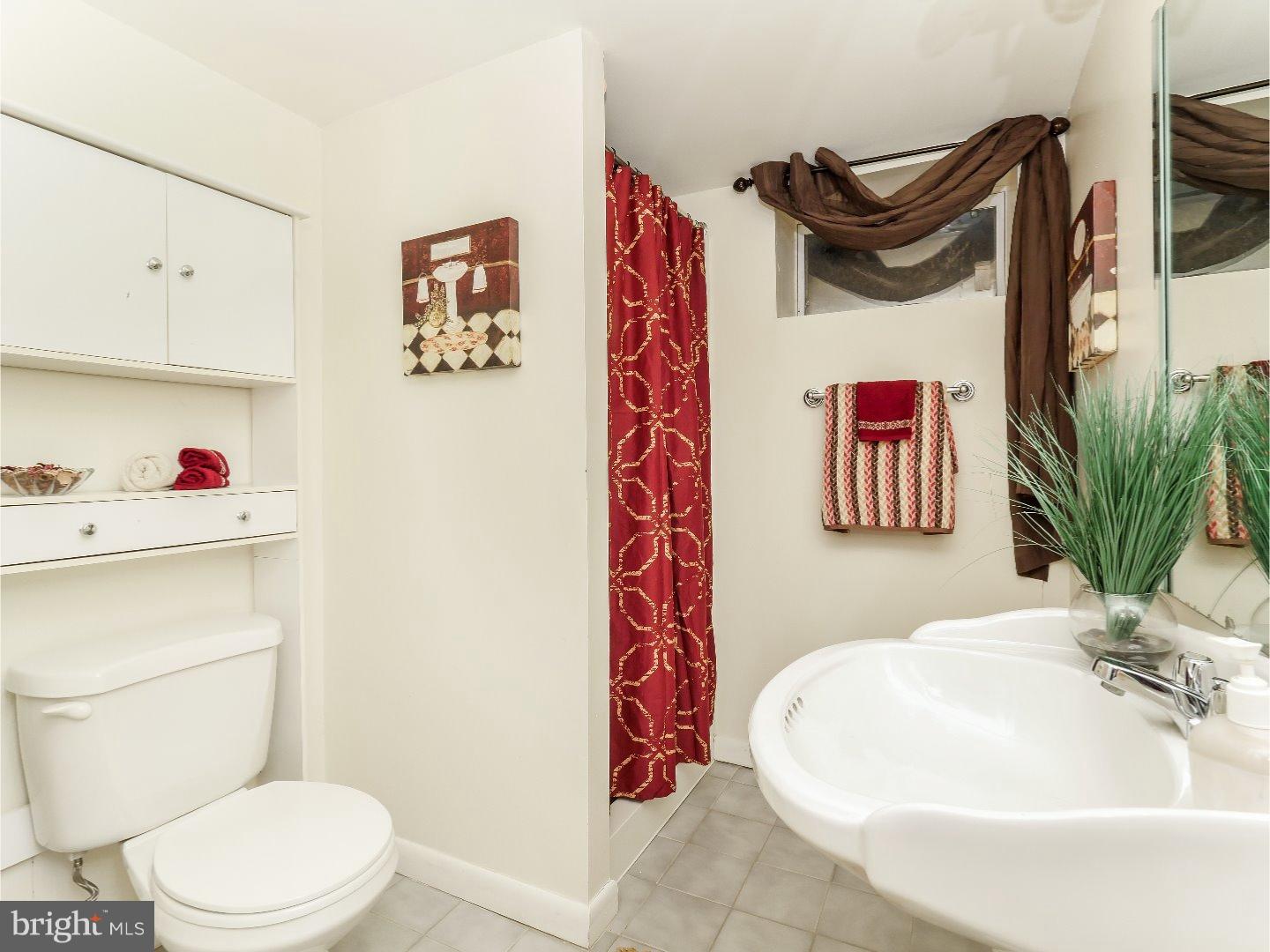 1366 Old Ford Road Huntingdon Valley, PA 19006 - Photo 20 of 25 Bathroom