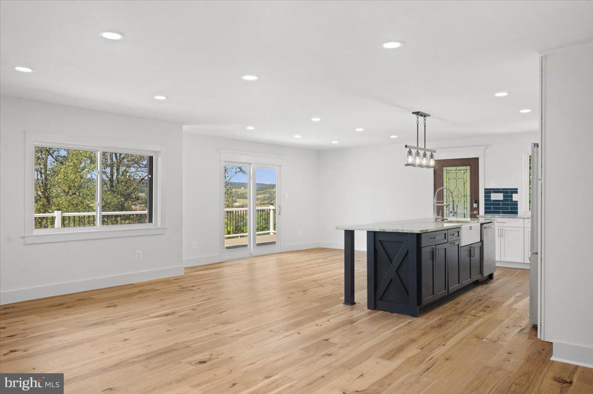 4117 Crow Rock Road Myersville, MD 21773 - Photo 16 of 97 Kitchen and Dining area