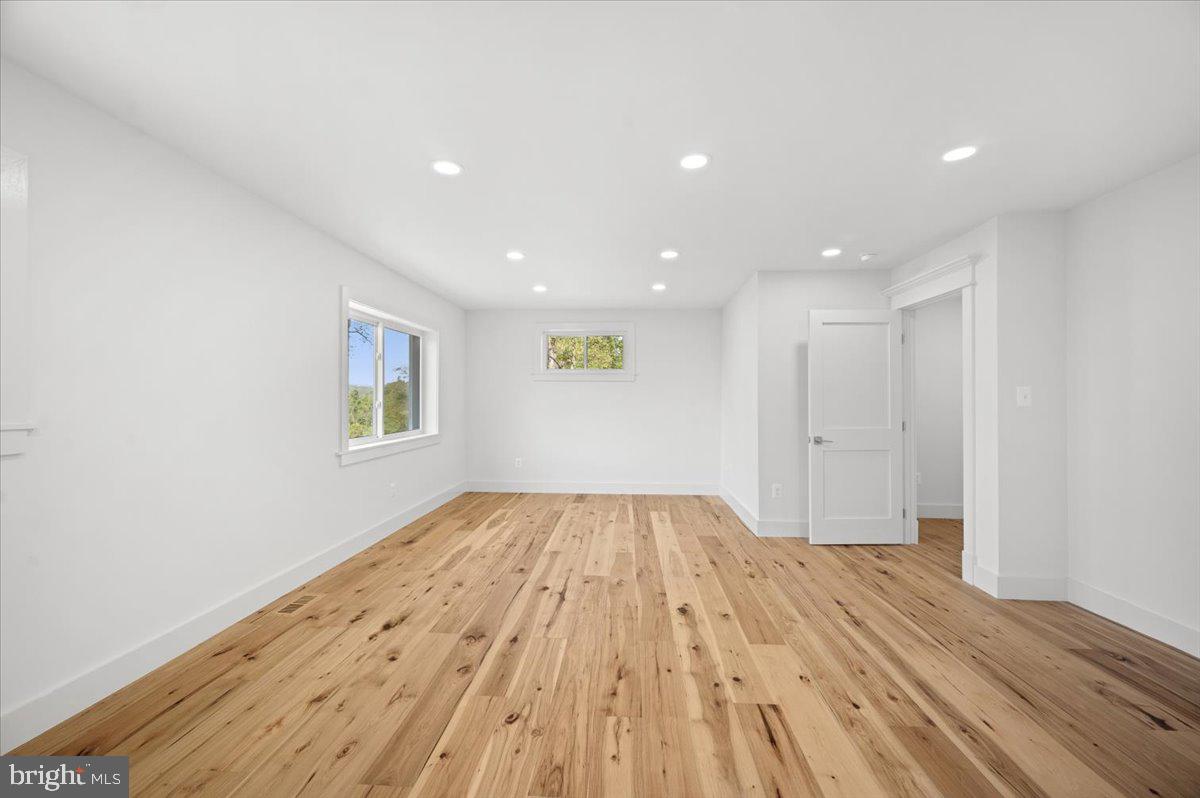 4117 Crow Rock Road Myersville, MD 21773 - Photo 42 of 97 Primary Bedroom