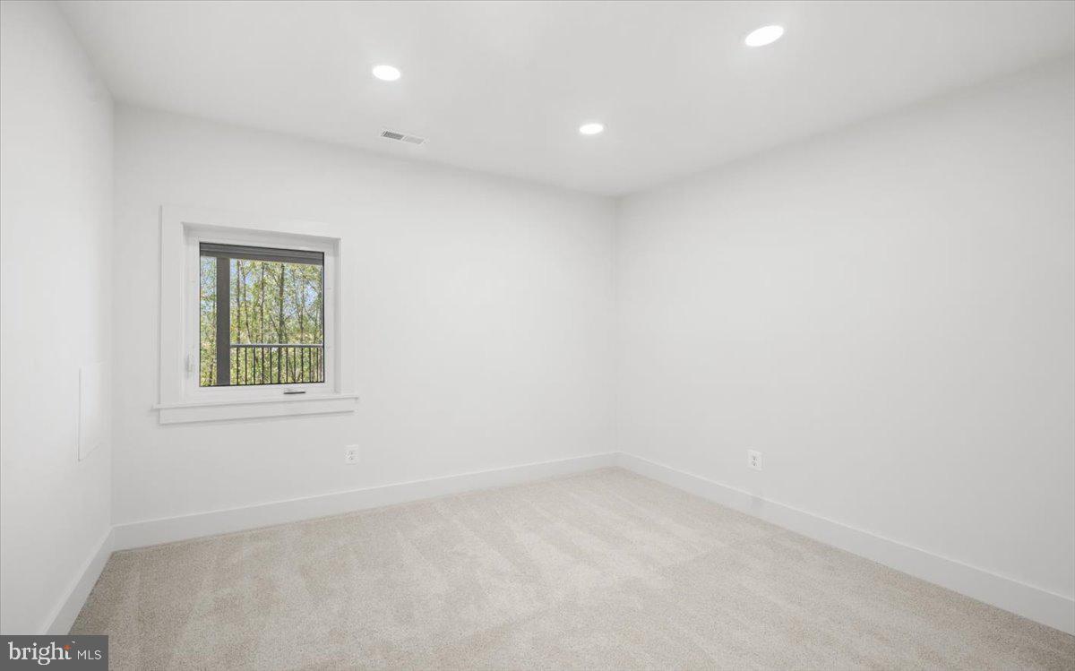 4117 Crow Rock Road Myersville, MD 21773 - Photo 58 of 97 an empty room with a window