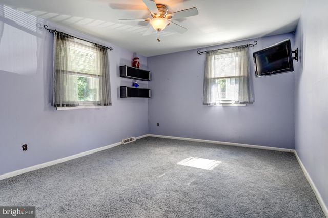 $390,000 | 430 Garden Lane, Aston, PA 19014