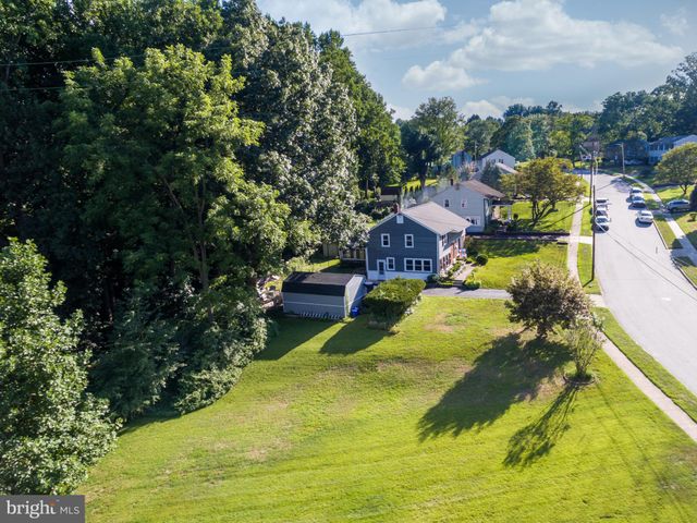 $390,000 | 430 Garden Lane, Aston, PA 19014