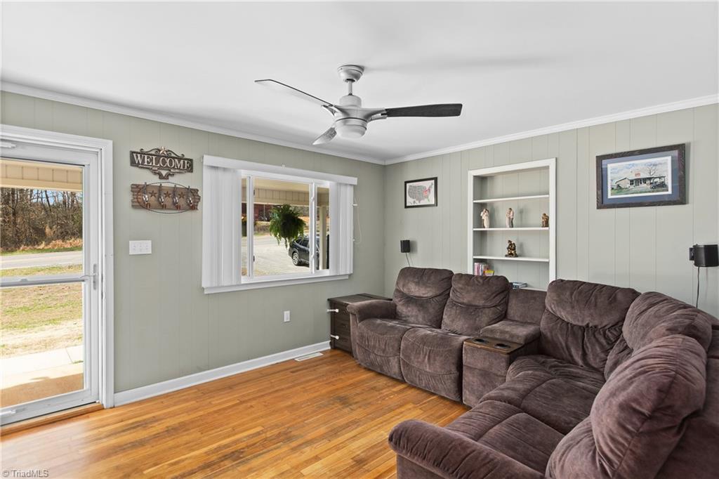 2035 Buffalo Road Sandy Ridge, NC 27046 - Photo 3 of 29