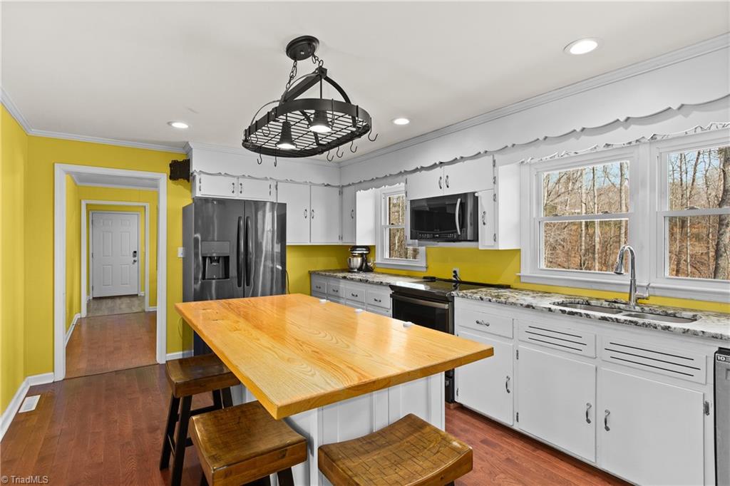 2035 Buffalo Road Sandy Ridge, NC 27046 - Photo 5 of 29