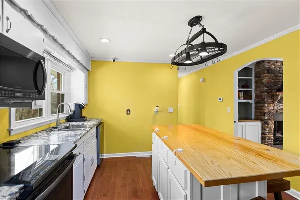 $249,999 | 2035 Buffalo Road, Sandy Ridge, NC 27046