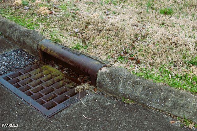 4 R Cheyenne Boulevard Seymour, TN 37865 - Photo 25 of 27 Curbs and drainage