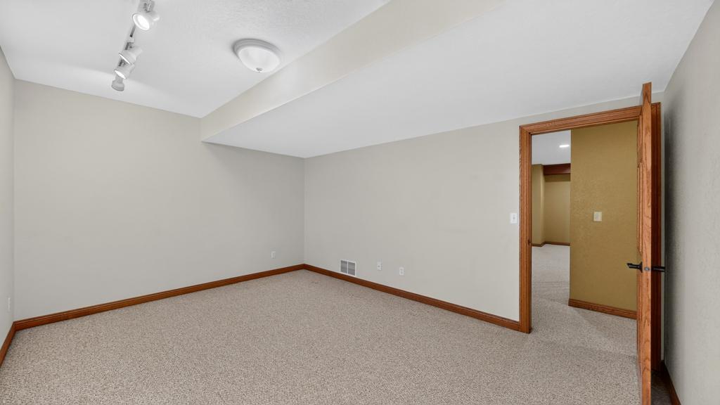 6907 Bluff Lane Northwest Rochester, MN 55901 - Photo 51 of 99 Gallery Image 51