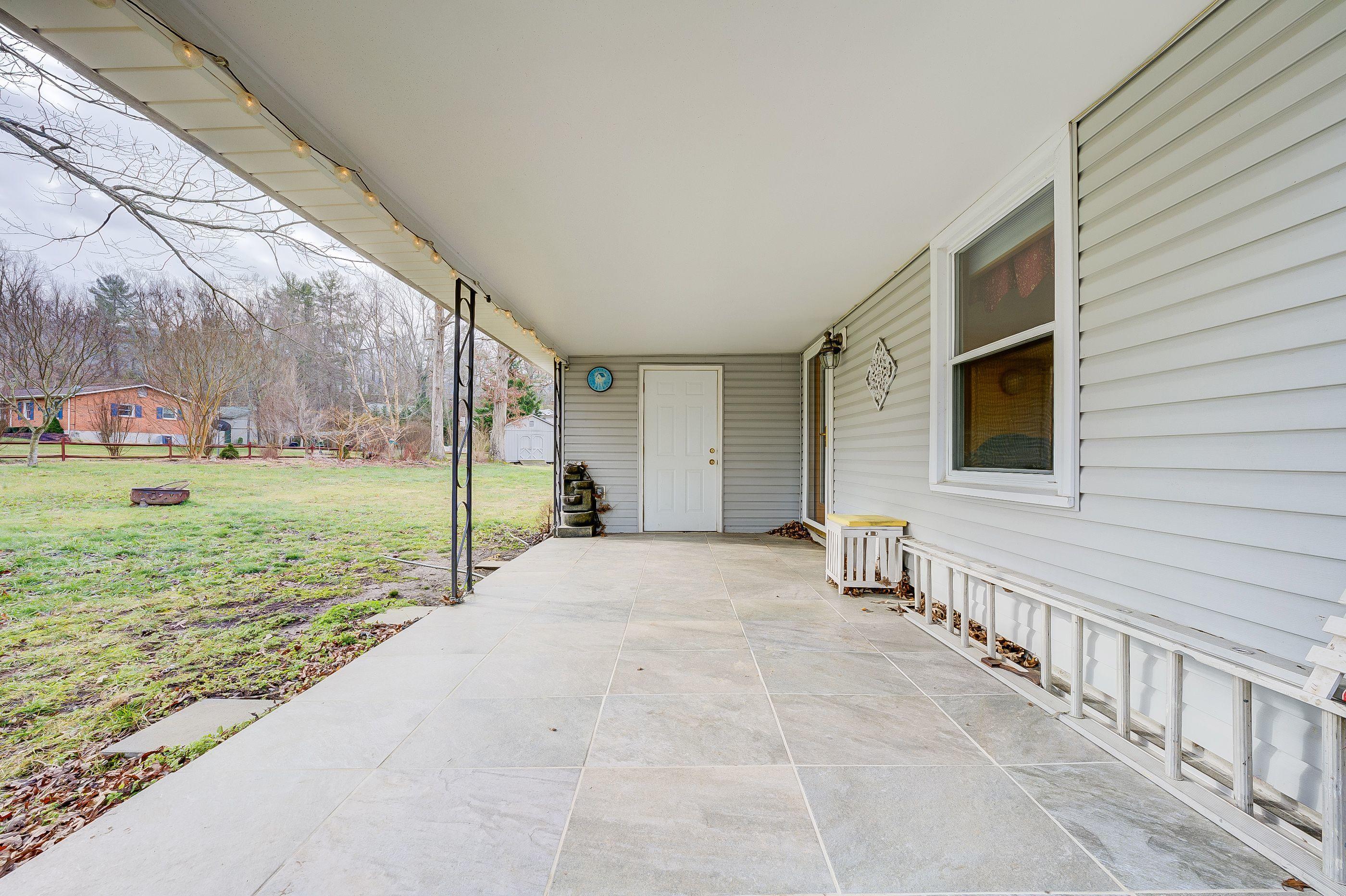 4074 Bradshaw Road Salem, VA 24153 - Photo 11 of 21 cWuGFHr0