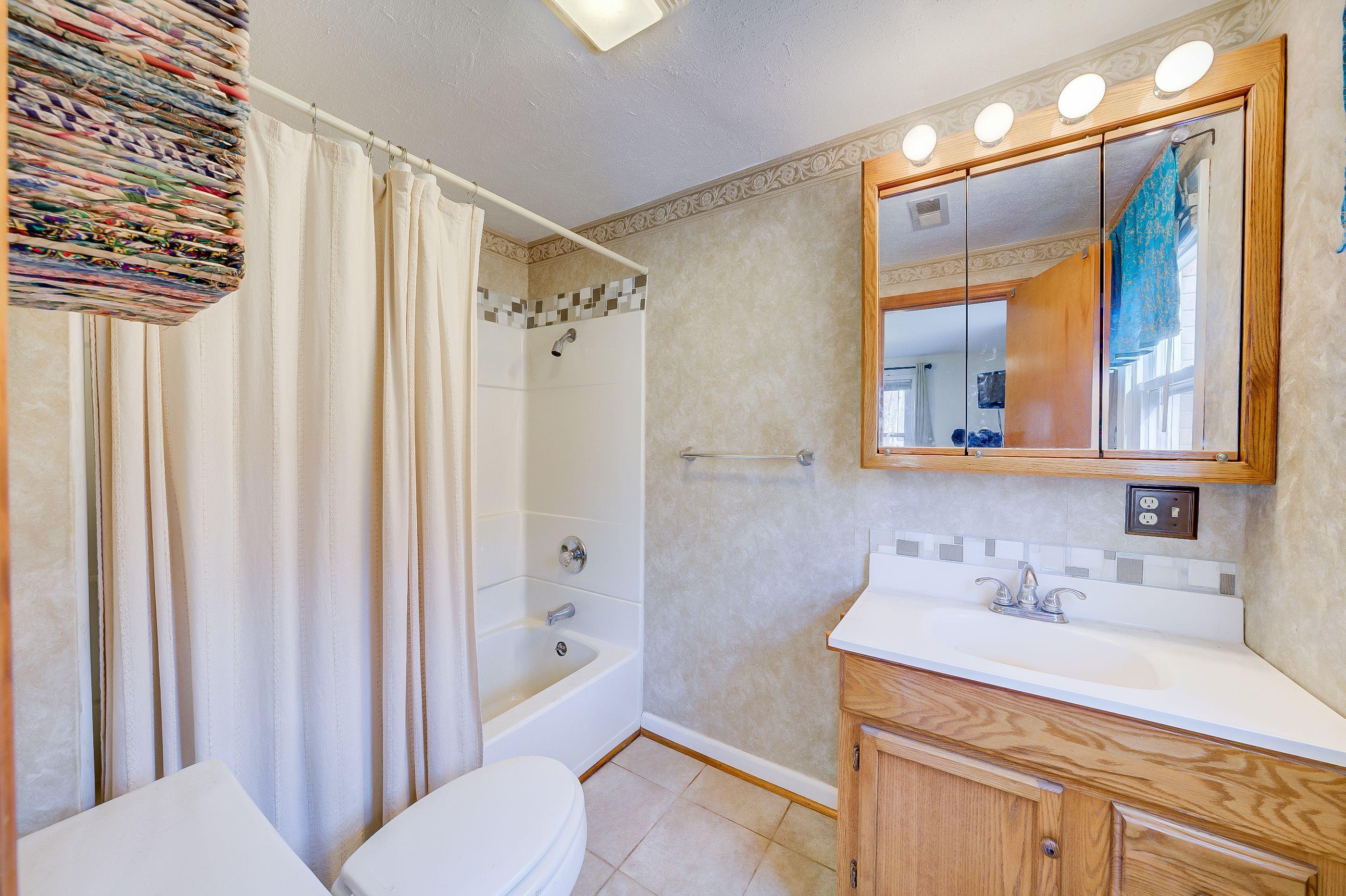 4074 Bradshaw Road Salem, VA 24153 - Photo 21 of 21 sh_xBh1A