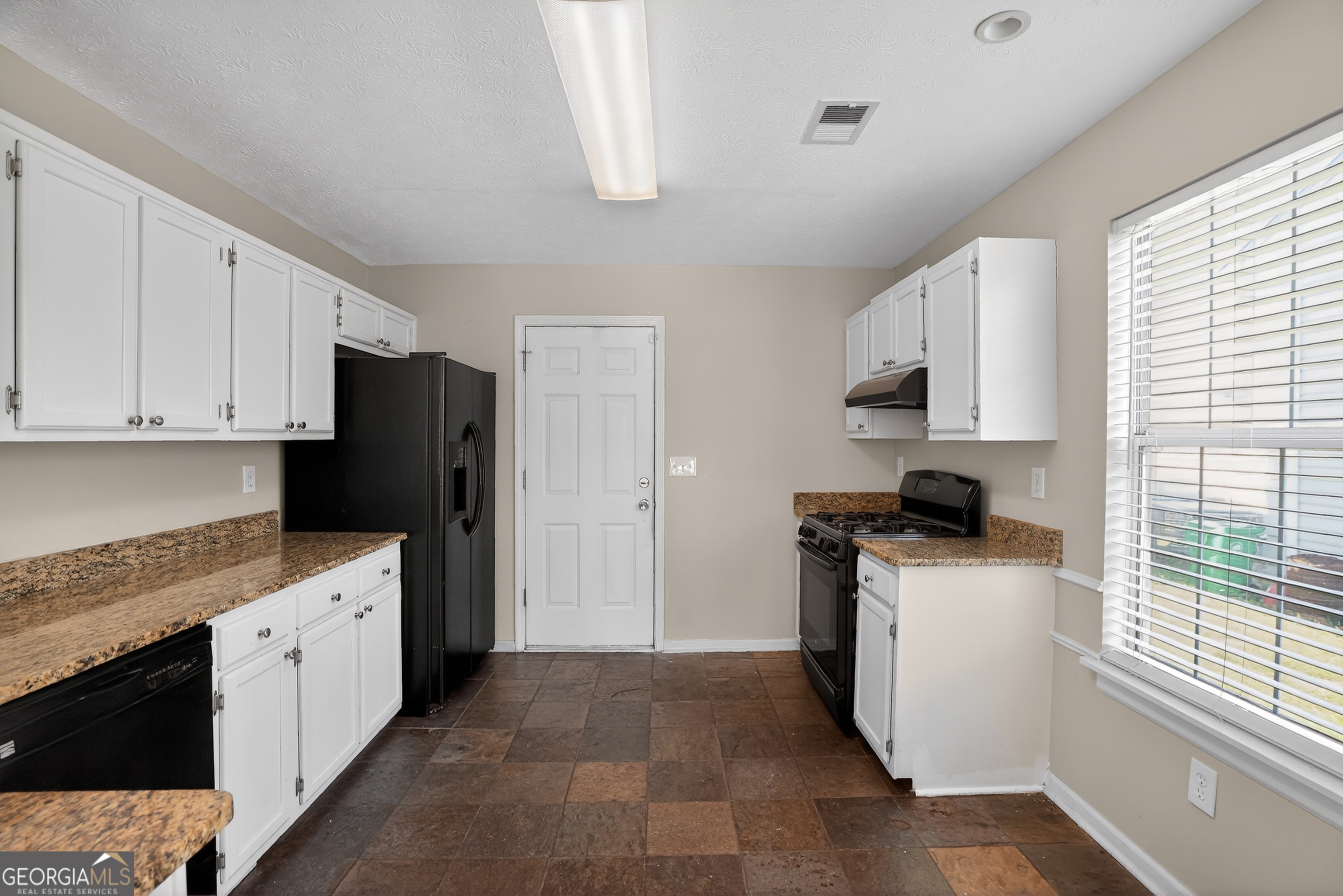 3235 Hunters Crossing Point Lithonia, GA 30038 - Photo 21 of 41