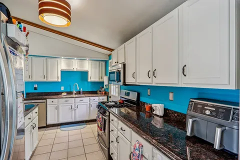 $275,000 | 1526 Manor Drive, Janesville, WI 53548