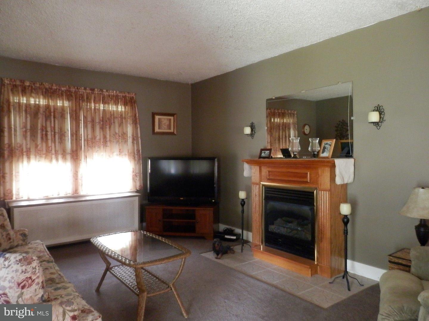 4 Grant Street Riverside, NJ 08075 - Photo 3 of 14 Living Room
