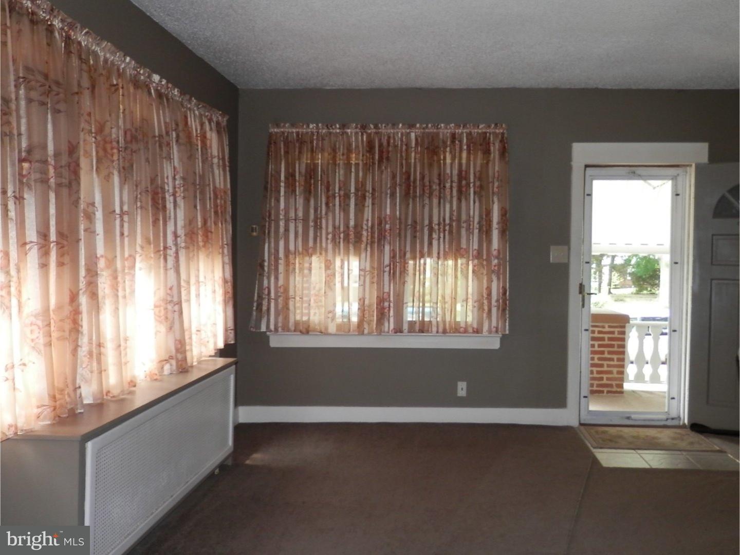 4 Grant Street Riverside, NJ 08075 - Photo 4 of 14 Living Room