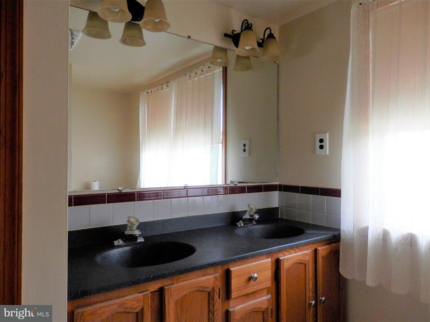 4 Grant Street Riverside, NJ 08075 - Photo 10 of 14 Master Bathroom