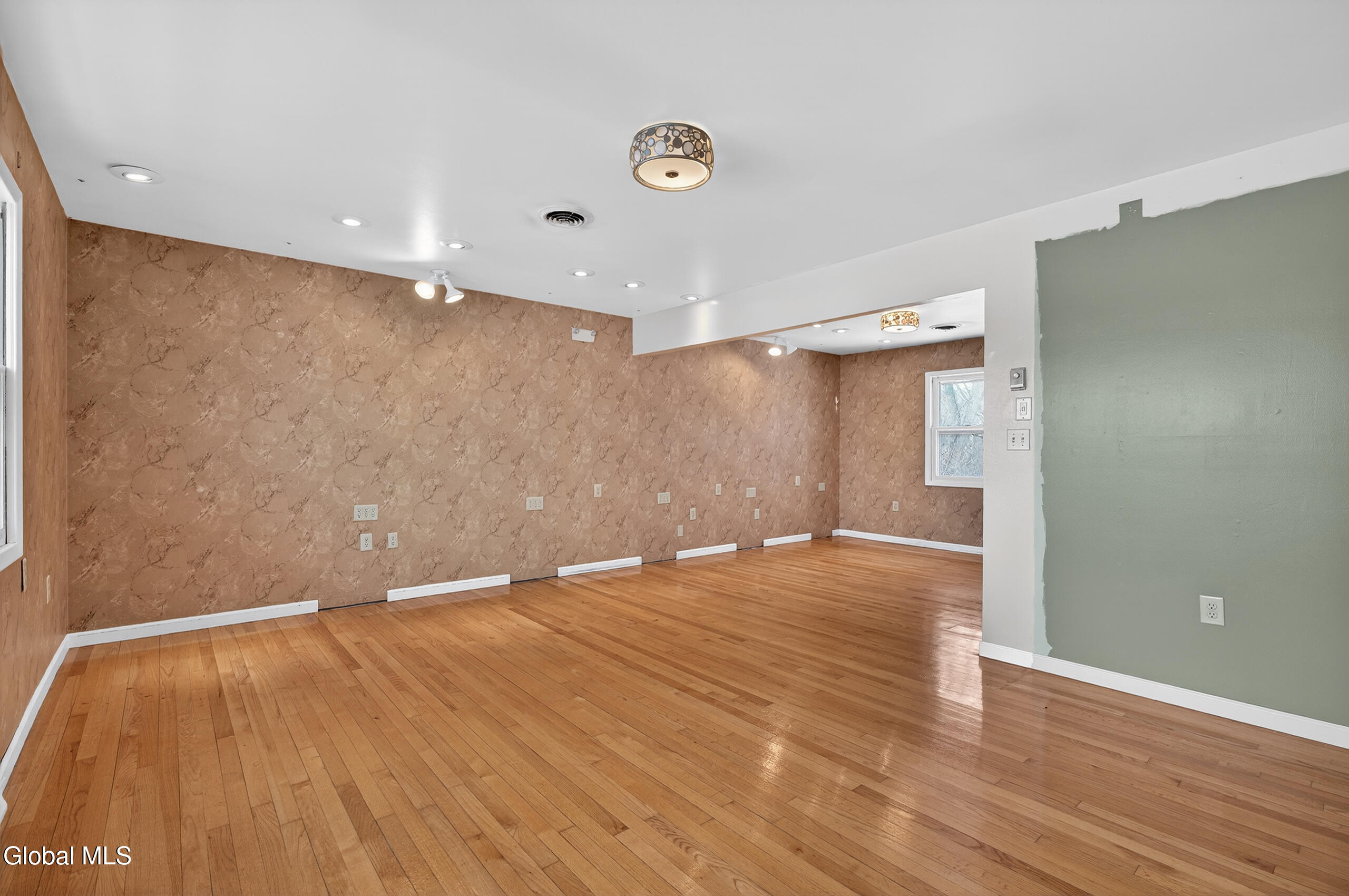 1208 Loudon Road Colonie, NY 12047 - Photo 3 of 24 016-1208-Loudon-Road-Cohoes-NY-12047