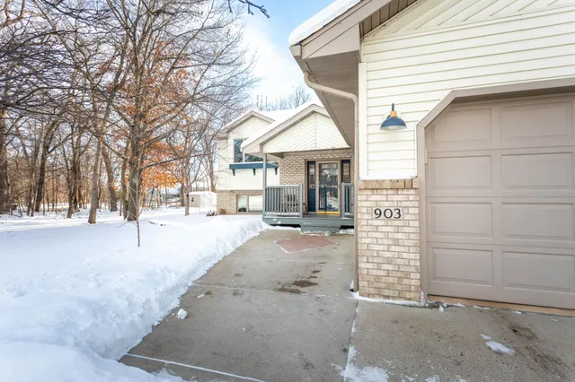$460,000 | 903 Geneva Drive, Alexandria, MN 56308
