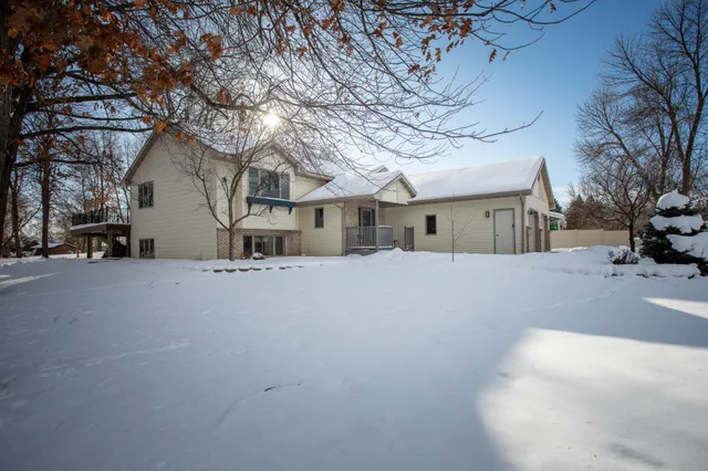 $460,000 | 903 Geneva Drive, Alexandria, MN 56308