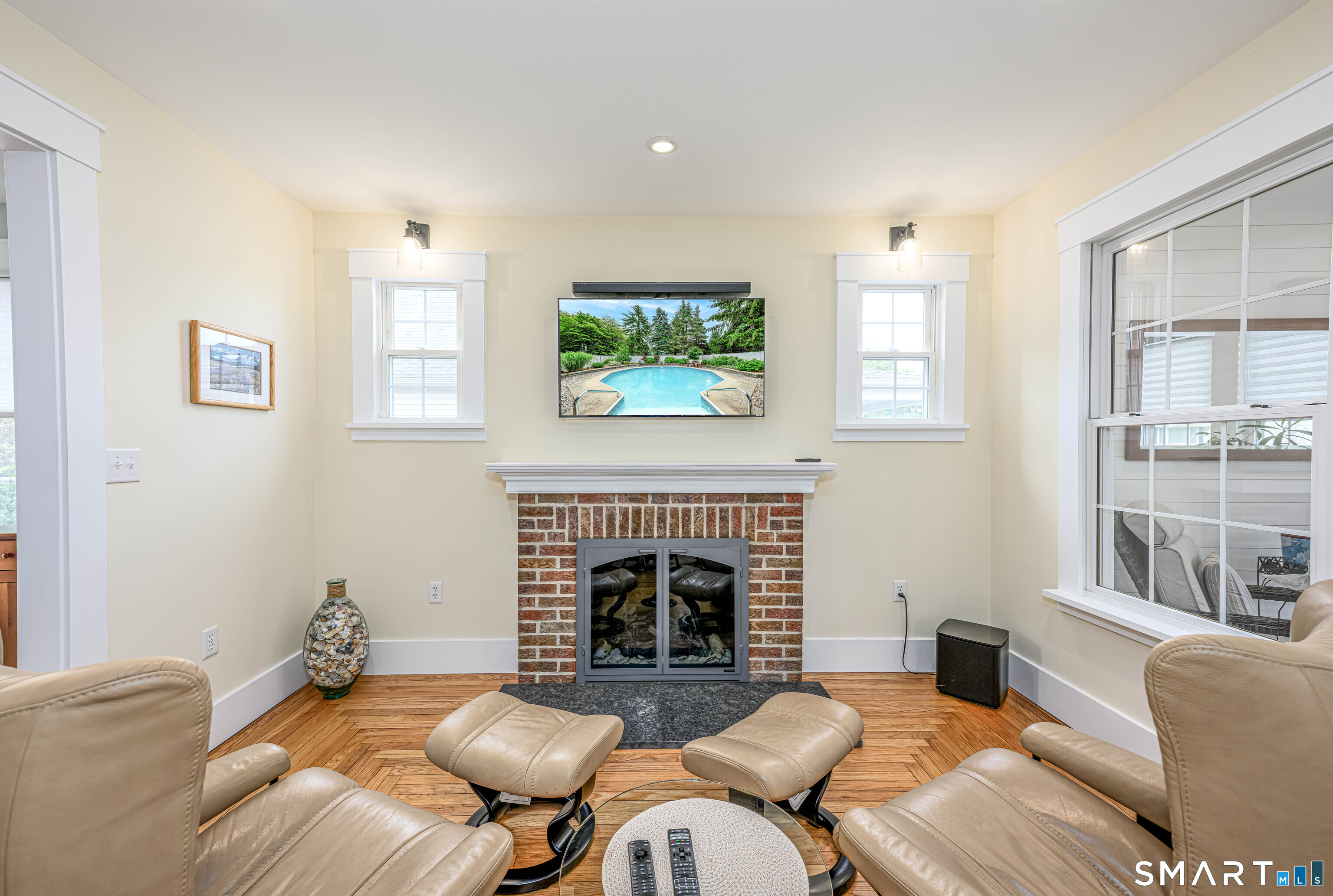 77 Prospect Road East Haven, CT 06512 - Photo 7 of 31 Gas fireplace for those chilly New England nights.
