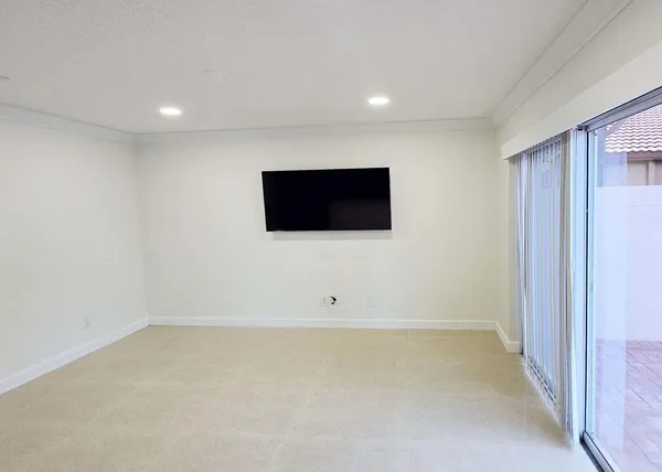 $3,800 | 6125 Northwest 40th Street, Coral Springs, FL 33067