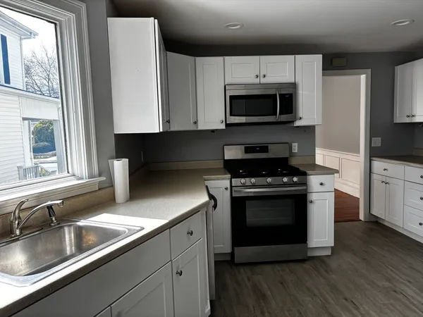 $2,600 | 131-133 Vernon Street, Unit 1, Norwood, MA 02062