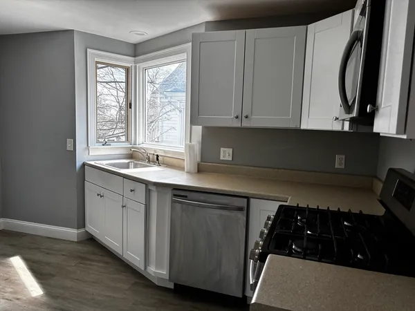 $2,600 | 131-133 Vernon Street, Unit 1, Norwood, MA 02062