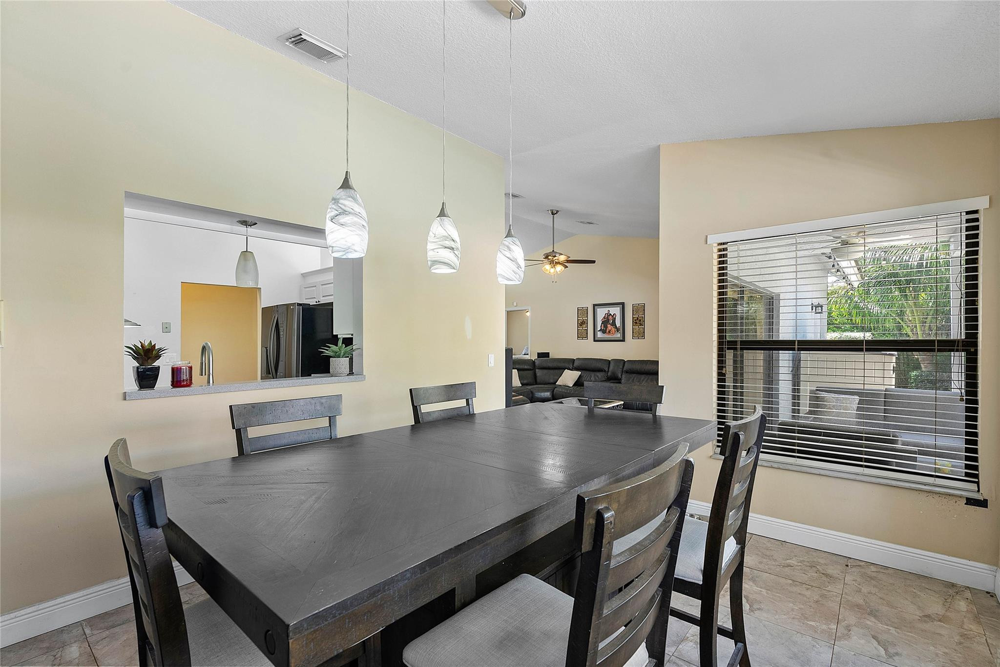 4841 East Roundtable Road Davie, FL 33331 - Photo 13 of 41 Photo 13