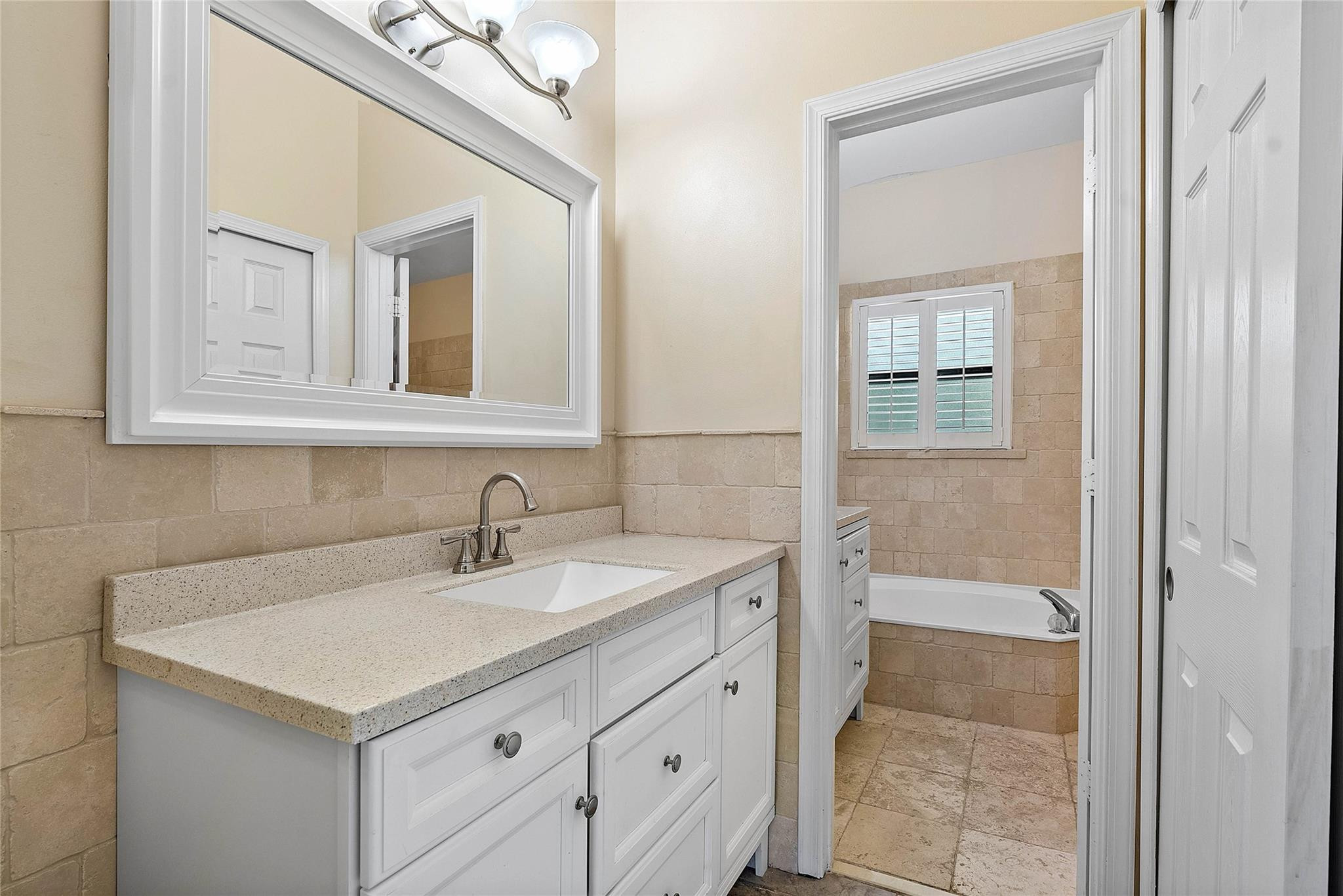 4841 East Roundtable Road Davie, FL 33331 - Photo 21 of 41 Photo 21