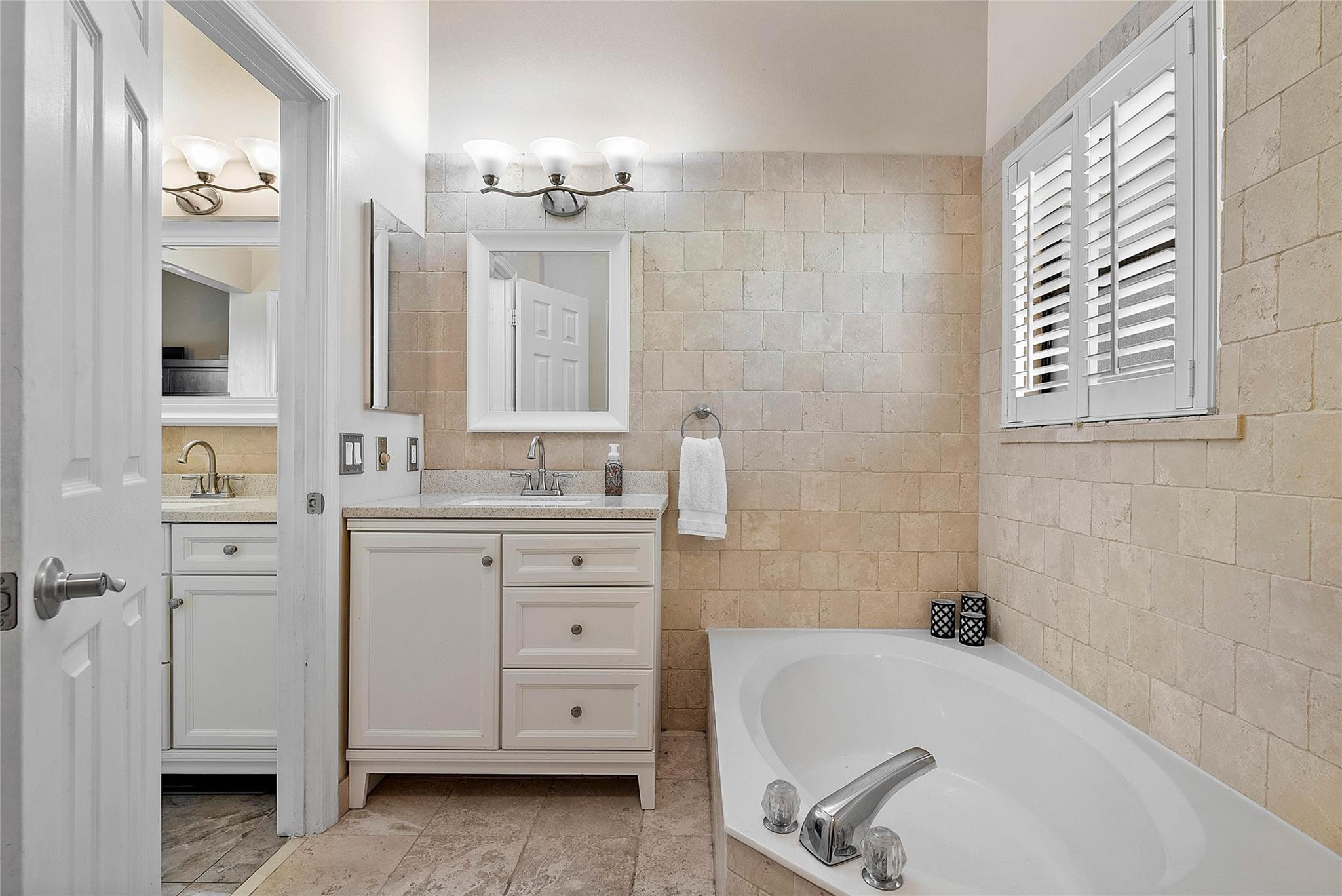 4841 East Roundtable Road Davie, FL 33331 - Photo 23 of 41 Photo 23