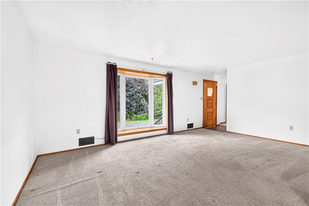 27 Barnhart Road Greensburg, PA 15601 - Photo 8 of 47