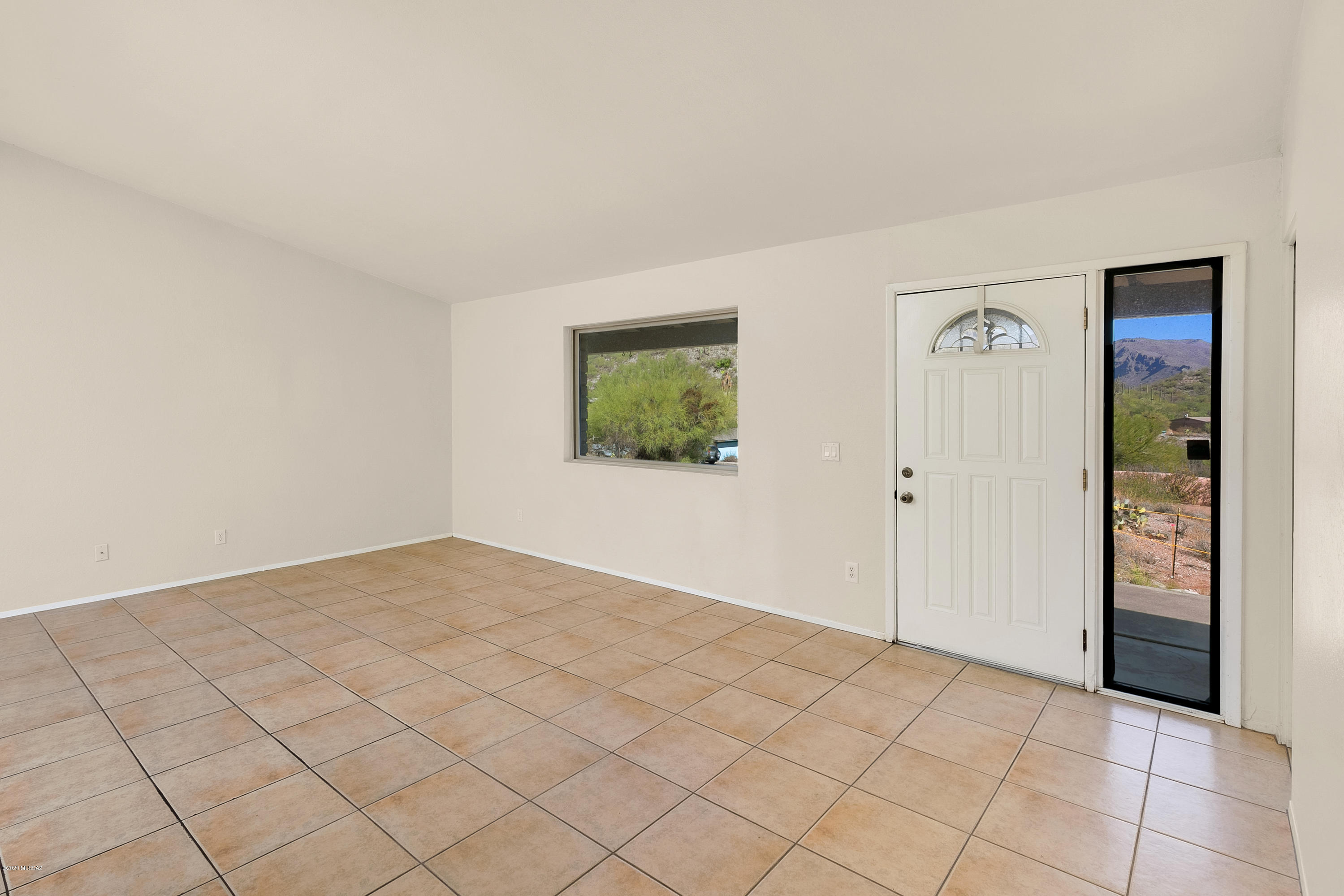 5121 North Kolb Road Tucson, AZ 85750 - Photo 5 of 27