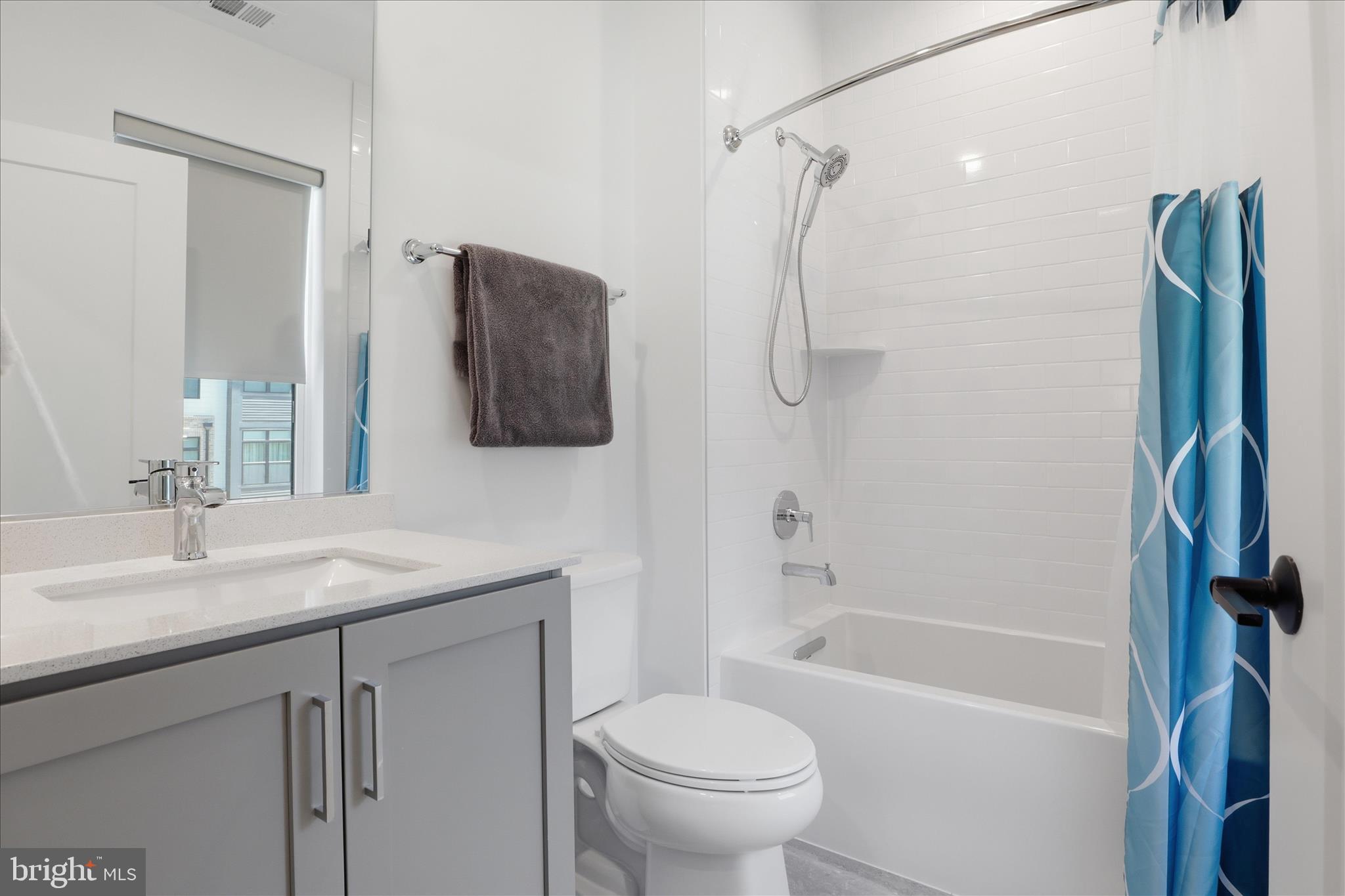 2110 Tysons Ridgeline Road Falls Church, VA 22043 - Photo 27 of 53 Secondary Bedroom - ensuite bath