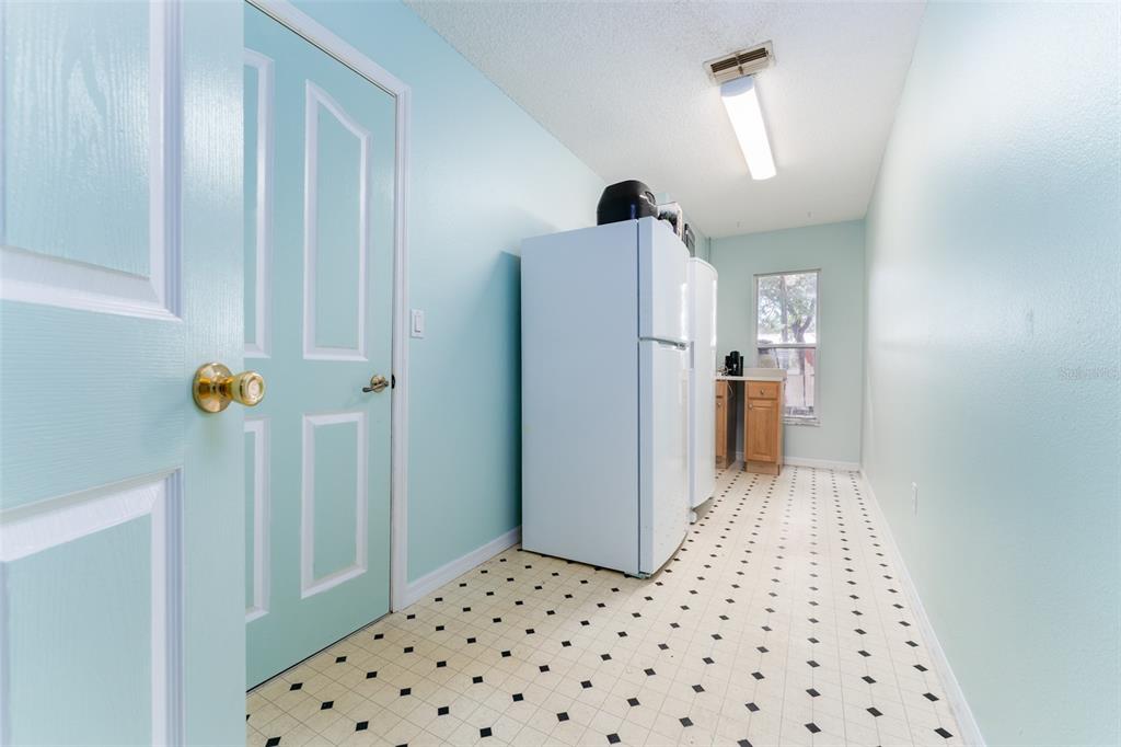 5142 South Louise Point Homosassa, FL 34446 - Photo 42 of 55 a bedroom with a bed and a dresser