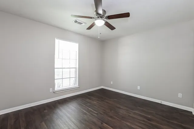 $2,050 | 521 Cedar Avenue, League City, TX 77573