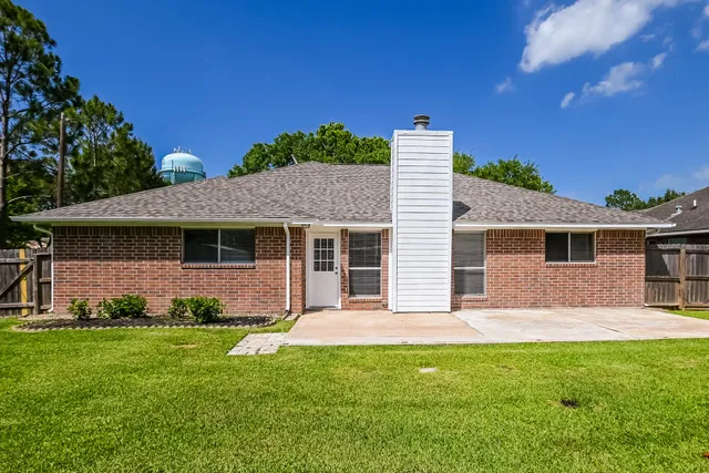 $2,050 | 521 Cedar Avenue, League City, TX 77573